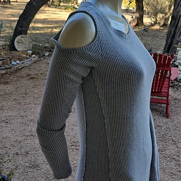 SOL LOS ANGELES, Gray Cold Shoulder Waffle Knit Cotton Blend Dress XXS - Picture 3 of 8